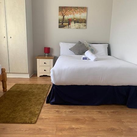 Newcastle Townhouse Apartment Galway Bagian luar foto