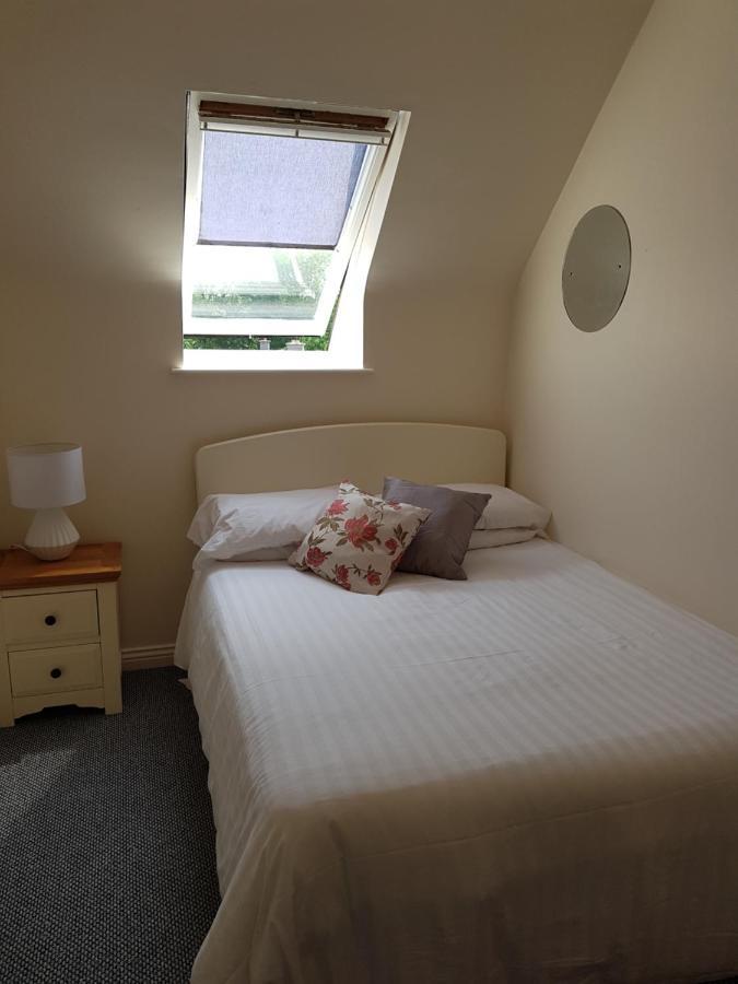 Newcastle Townhouse Apartment Galway Bagian luar foto