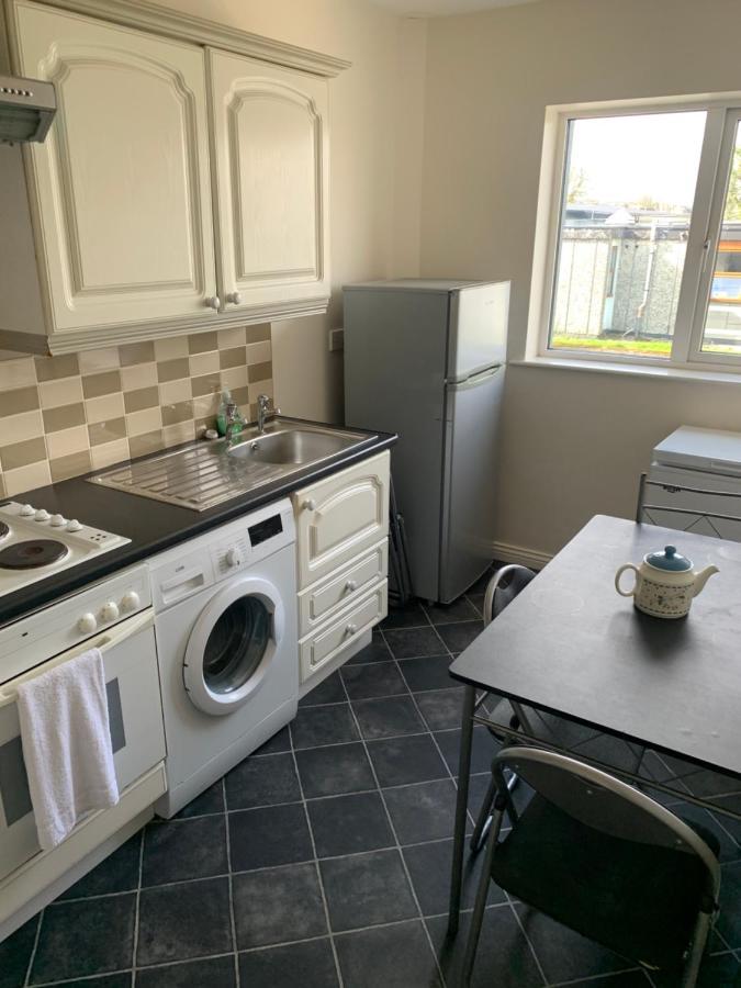 Newcastle Townhouse Apartment Galway Bagian luar foto