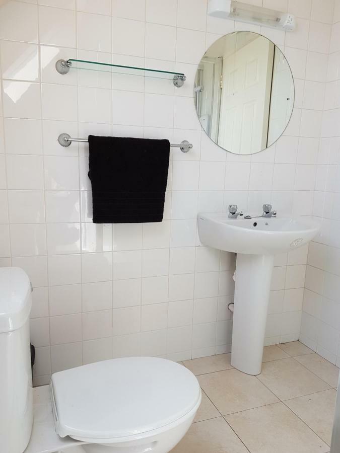Newcastle Townhouse Apartment Galway Bagian luar foto