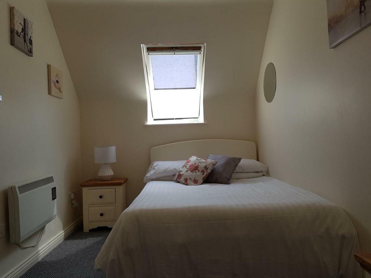Newcastle Townhouse Apartment Galway Bagian luar foto