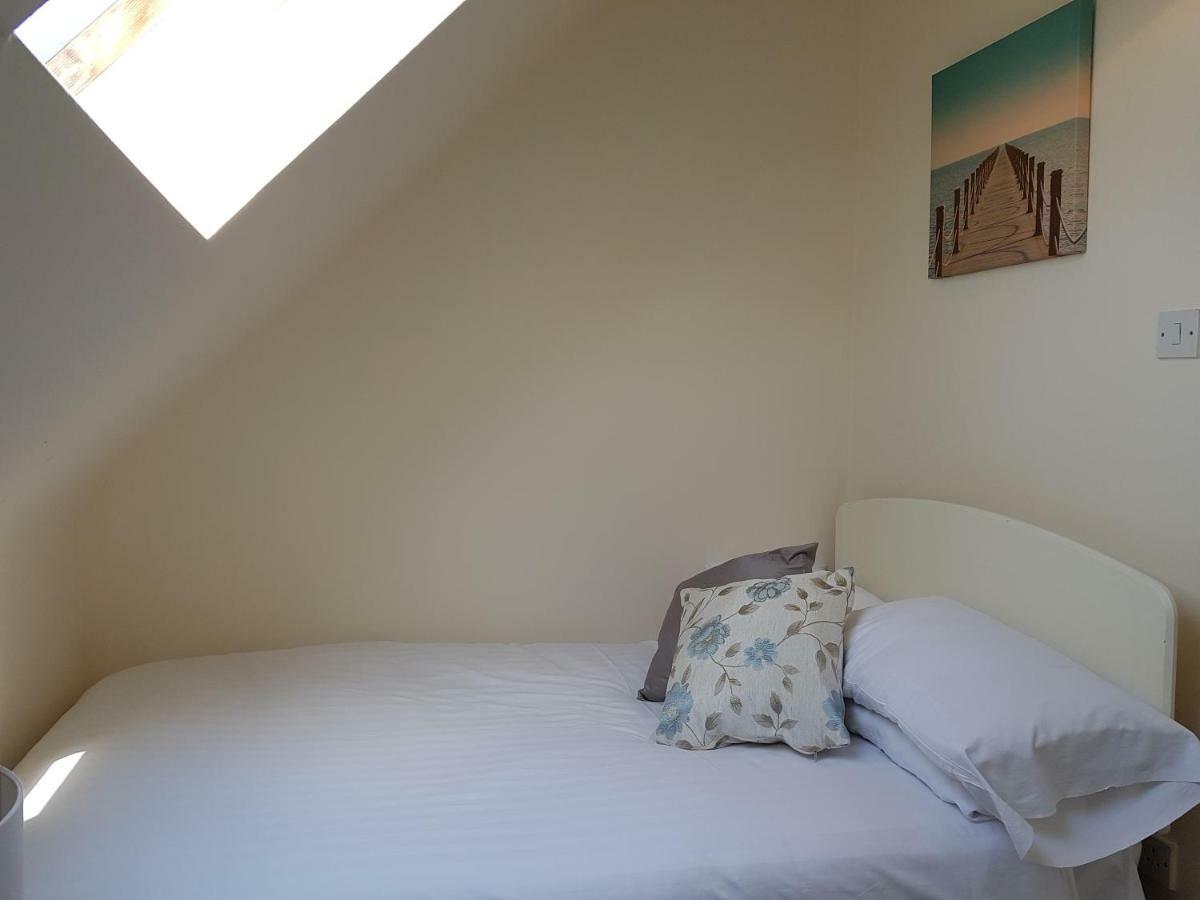 Newcastle Townhouse Apartment Galway Bagian luar foto