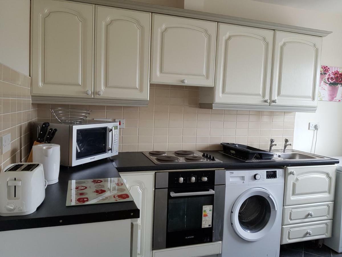 Newcastle Townhouse Apartment Galway Bagian luar foto