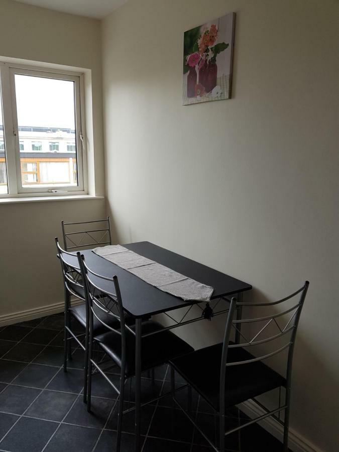 Newcastle Townhouse Apartment Galway Bagian luar foto